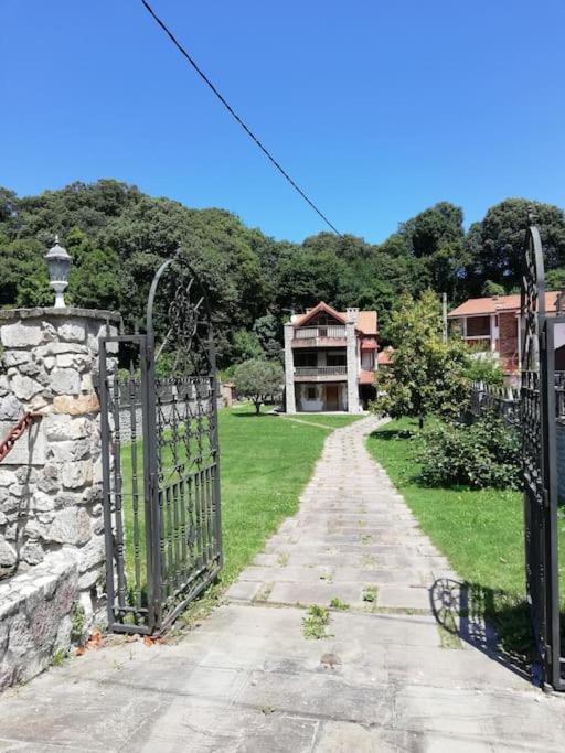 Casa con amplio jardín en Pechón Vila Exterior foto